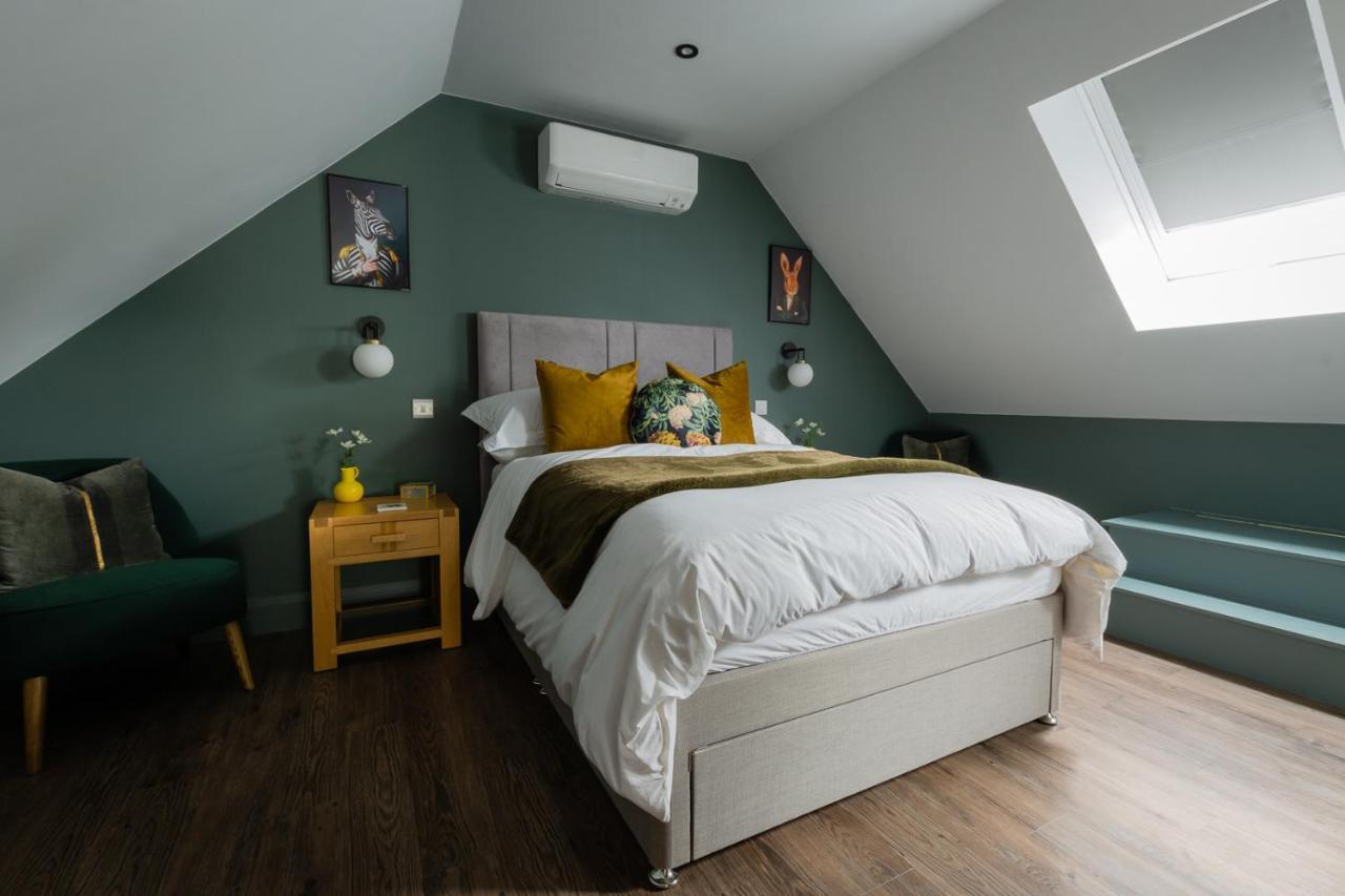 Stylish One Bedroom Cotswold Coach House เทตบรี ภายนอก รูปภาพ