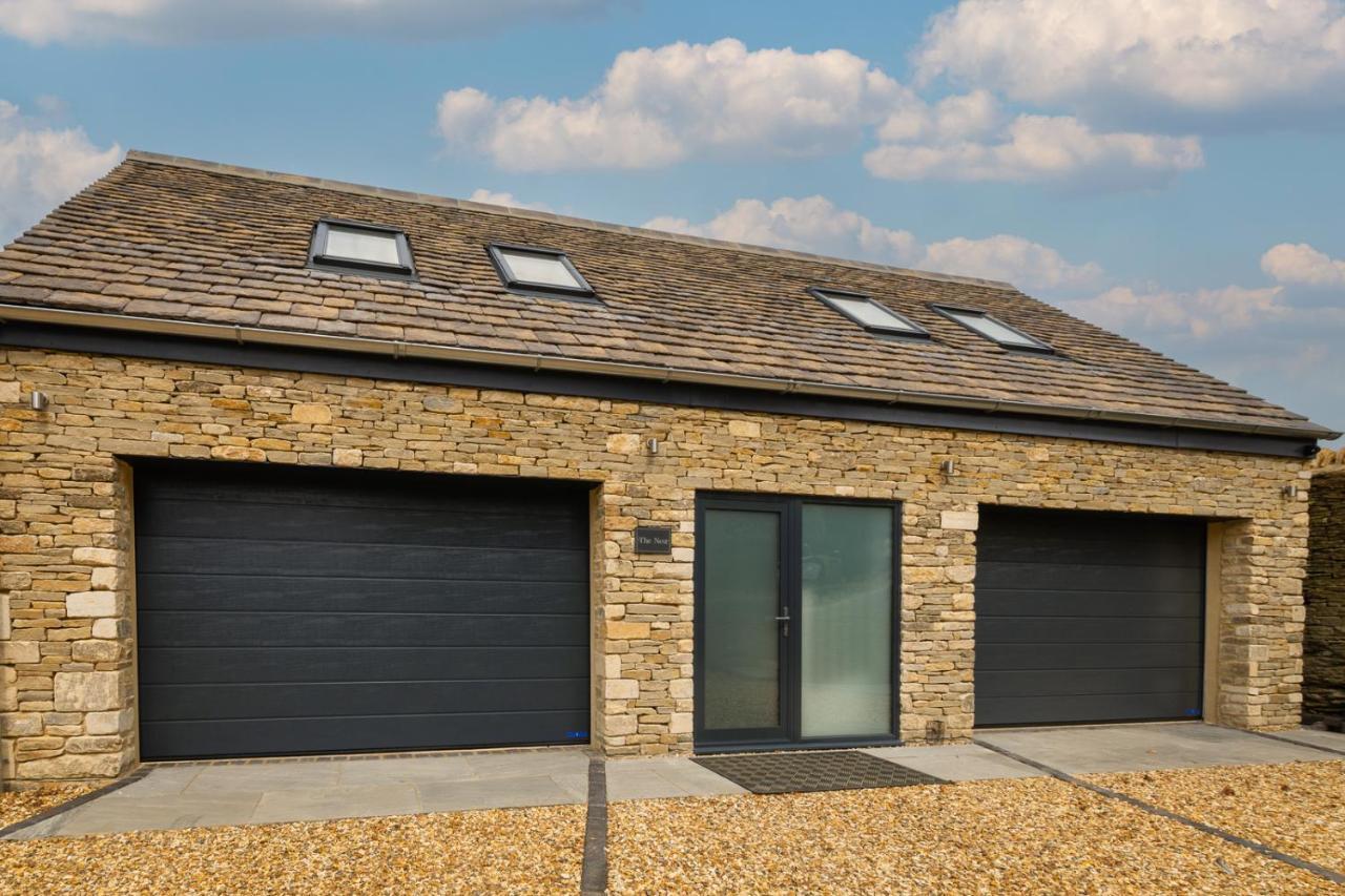 Stylish One Bedroom Cotswold Coach House เทตบรี ภายนอก รูปภาพ