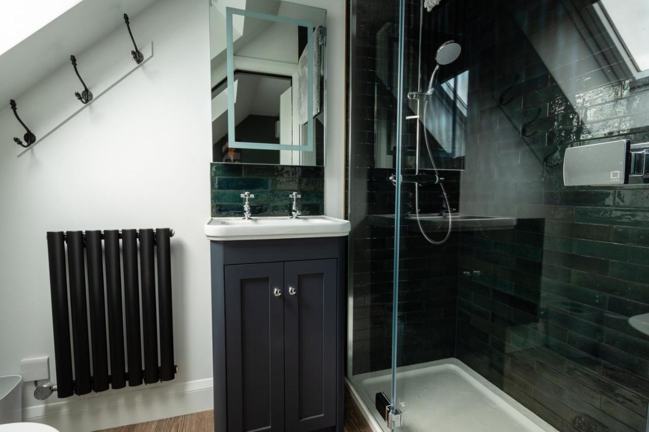 Stylish One Bedroom Cotswold Coach House เทตบรี ภายนอก รูปภาพ