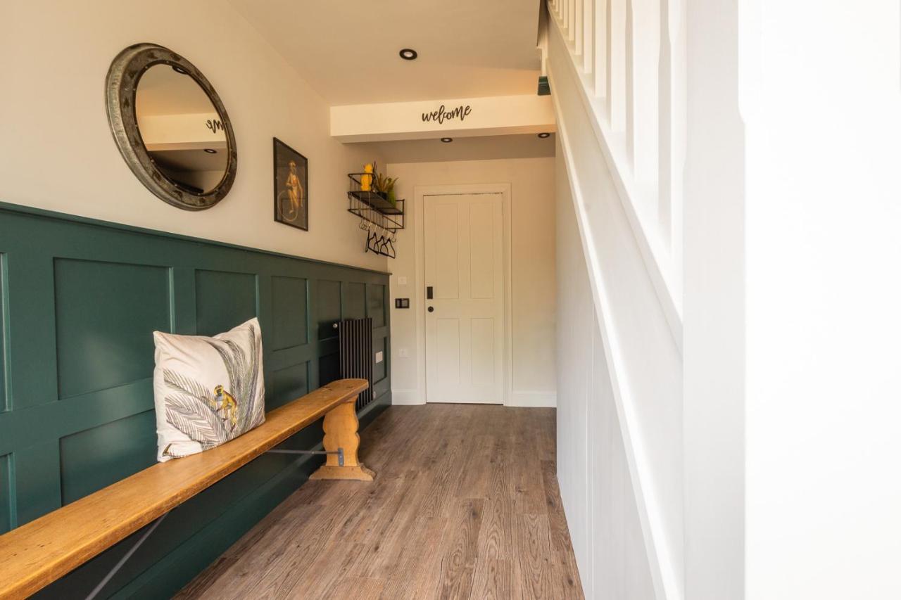 Stylish One Bedroom Cotswold Coach House เทตบรี ภายนอก รูปภาพ