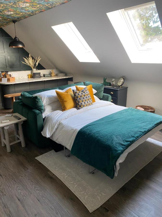 Stylish One Bedroom Cotswold Coach House เทตบรี ภายนอก รูปภาพ